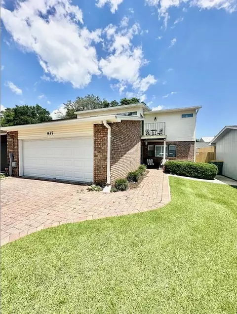 937 Holbrook Cir, Fort Walton Beach, FL 32547