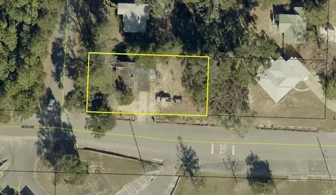 602 Dixie St, Crestview, FL 32536