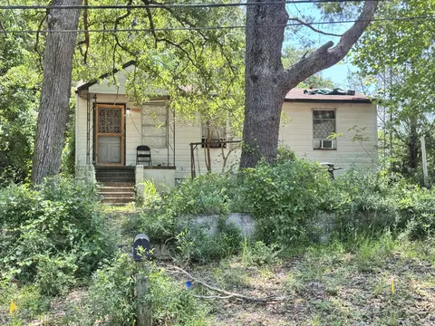 602 Dixie St, Crestview, FL 32536 photo 2