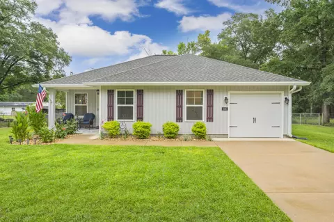 105 White St, Defuniak Springs, FL 32435