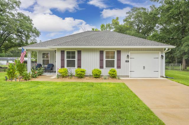 105 White St, Defuniak Springs, FL 32435