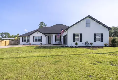221 White Oaks Blvd, Southport, FL 32409