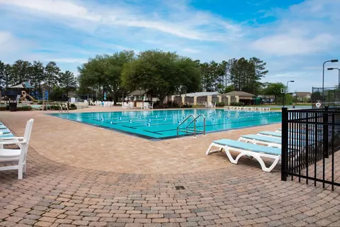Exterior - 124 E Apollo Ave, Freeport, FL 32439 photo 8 of 9