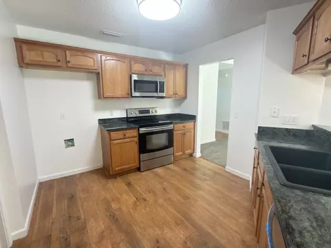 Kitchen - 5210 Moore Loop, Crestview, FL 32536 photo 2 of 3