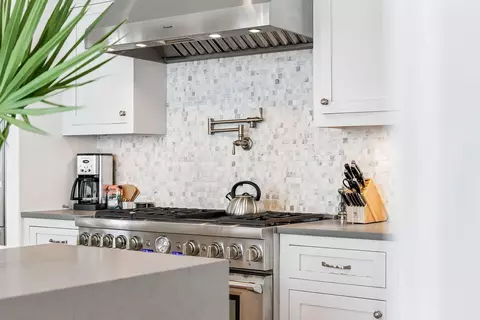 Kitchen - 94 Nonesuch Way, Alys Beach, FL 32461 photo 3 of 5