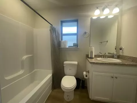 Bath - 124 Ridgeway Cir, Crestview, FL 32536 photo 3 of 3