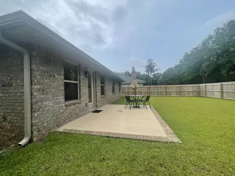 Exterior - 124 Ridgeway Cir, Crestview, FL 32536 photo 2 of 4
