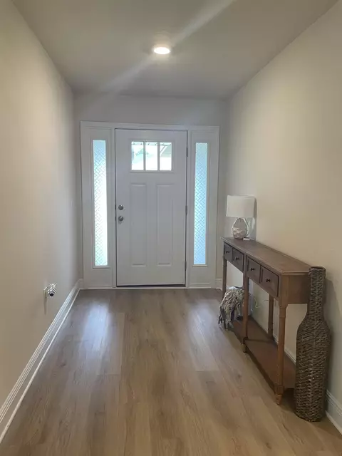Entry Way - 124 Ridgeway Cir, Crestview, FL 32536 photo 2 of 2