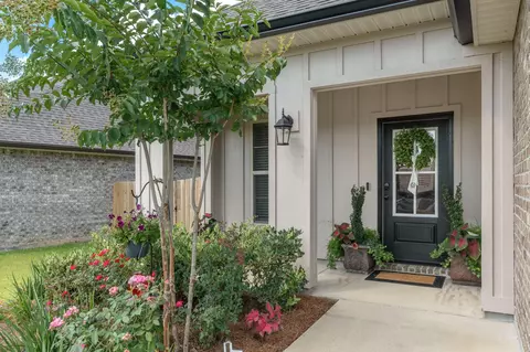 Exterior - 160 Hydrangea Blvd, Freeport, FL 32439 photo 3 of 10