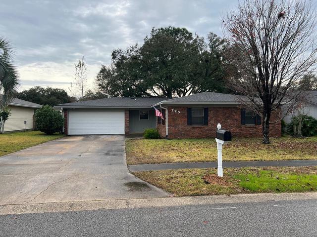 723 Clark Dr, Fort Walton Beach, FL 32547