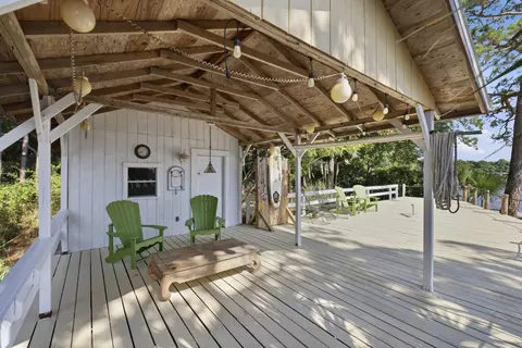 Exterior - 35 Warwick Dr, Shalimar, FL 32579 photo 10 of 16