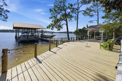 Exterior - 35 Warwick Dr, Shalimar, FL 32579 photo 8 of 16