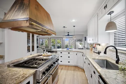 Kitchen - 35 Warwick Dr, Shalimar, FL 32579 photo 1 of 5