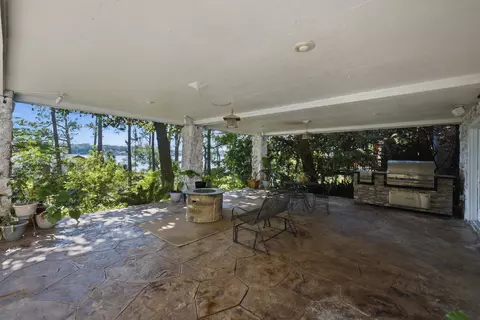 Exterior - 35 Warwick Dr, Shalimar, FL 32579 photo 14 of 16