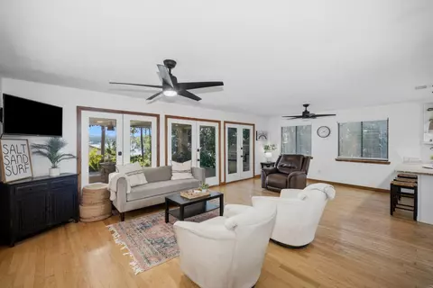 Living - 35 Warwick Dr, Shalimar, FL 32579 photo 3 of 4