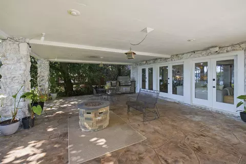 Exterior - 35 Warwick Dr, Shalimar, FL 32579 photo 13 of 16