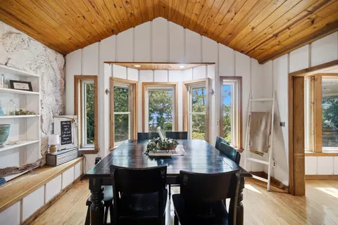 Dining - 35 Warwick Dr, Shalimar, FL 32579 photo 1 of 5