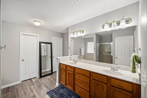 Bath - 2652 Paddock Cir, Crestview, FL 32536 photo 4 of 8