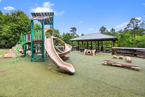 View/Area - 2652 Paddock Cir, Crestview, FL 32536 photo 9 of 9