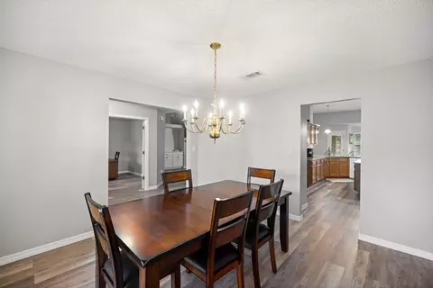 Dining - 2652 Paddock Cir, Crestview, FL 32536 photo 2 of 5