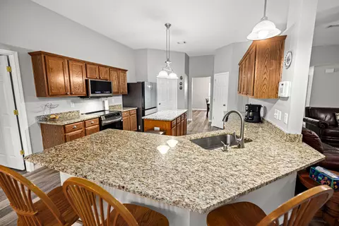 Kitchen - 2652 Paddock Cir, Crestview, FL 32536 photo 11 of 11