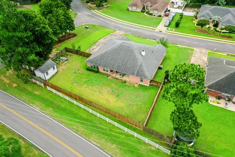 View/Area - 2652 Paddock Cir, Crestview, FL 32536 photo 5 of 9