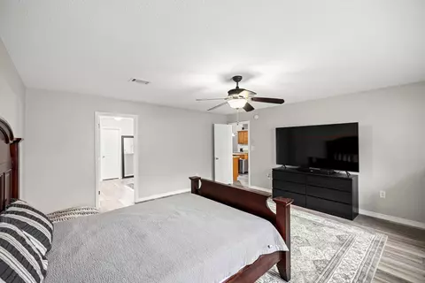 Bedroom - 2652 Paddock Cir, Crestview, FL 32536 photo 9 of 9