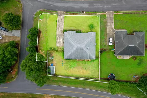 View/Area - 2652 Paddock Cir, Crestview, FL 32536 photo 3 of 9
