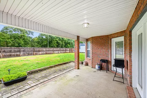 Exterior - 2652 Paddock Cir, Crestview, FL 32536 photo 14 of 24