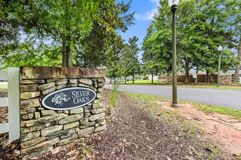 View/Area - 2652 Paddock Cir, Crestview, FL 32536 photo 2 of 9