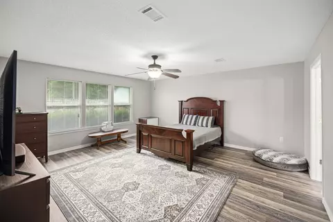 Bedroom - 2652 Paddock Cir, Crestview, FL 32536 photo 7 of 9
