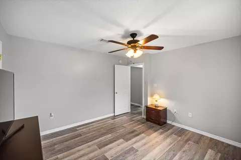 Bedroom - 2652 Paddock Cir, Crestview, FL 32536 photo 3 of 9