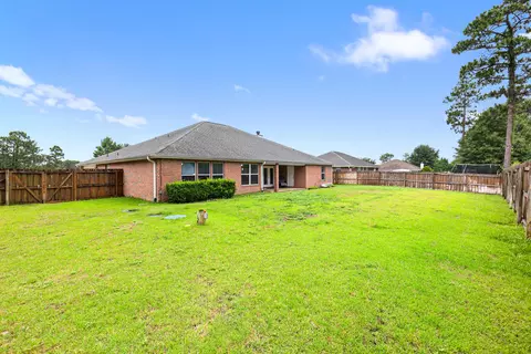 Exterior - 2652 Paddock Cir, Crestview, FL 32536 photo 9 of 24