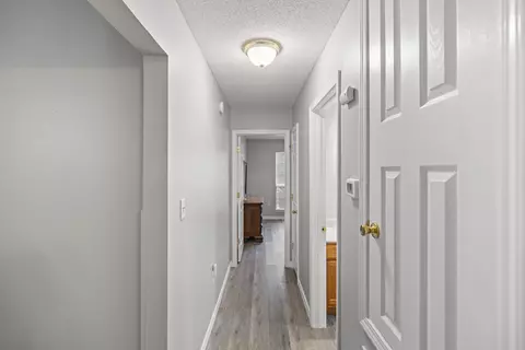 Entry Way - 2652 Paddock Cir, Crestview, FL 32536 photo 5 of 7