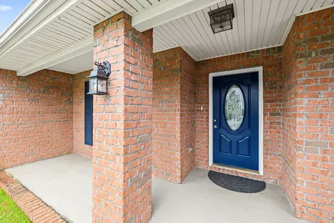 Exterior - 2652 Paddock Cir, Crestview, FL 32536 photo 4 of 24