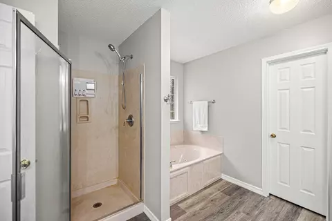 Bath - 2652 Paddock Cir, Crestview, FL 32536 photo 5 of 8