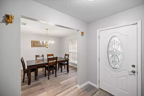 Entry Way - 2652 Paddock Cir, Crestview, FL 32536 photo 3 of 7