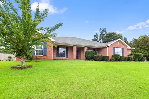 Exterior - 2652 Paddock Cir, Crestview, FL 32536 photo 7 of 24