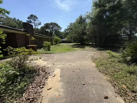 Exterior - 1540 Texas Pkwy, Crestview, FL 32536 photo 4 of 8