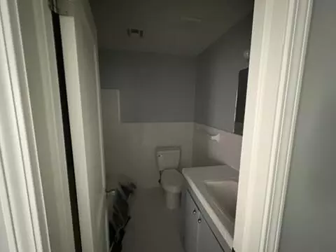 Bath - 1540 Texas Pkwy, Crestview, FL 32536 photo 3 of 3