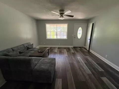 Living - 1540 Texas Pkwy, Crestview, FL 32536 photo 1 of 2