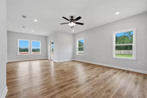 Living - 2827 Blackbird Ct, Crestview, FL 32539 photo 4 of 4