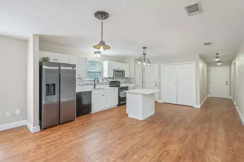 Entry Way - 315 Apple Dr, Crestview, FL 32536 photo 3 of 3