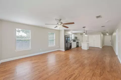Living - 315 Apple Dr, Crestview, FL 32536 photo 2 of 3