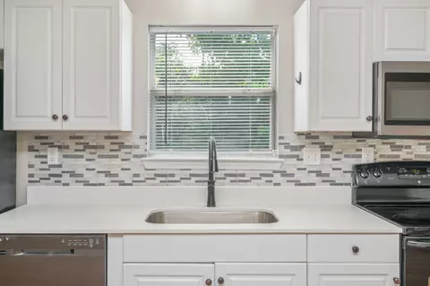 Kitchen - 315 Apple Dr, Crestview, FL 32536 photo 2 of 3