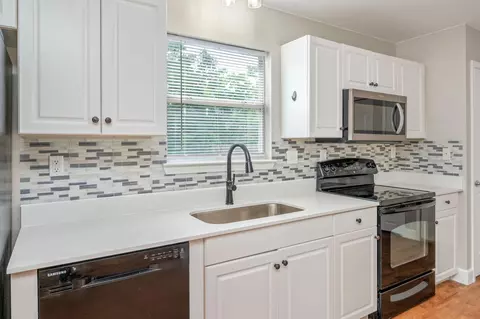 Kitchen - 315 Apple Dr, Crestview, FL 32536 photo 3 of 3