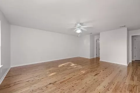 Living - 422 Mara Dr, Crestview, FL 32536 photo 6 of 8