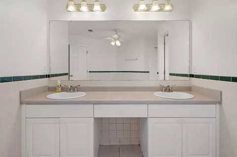 Bath - 422 Mara Dr, Crestview, FL 32536 photo 5 of 6
