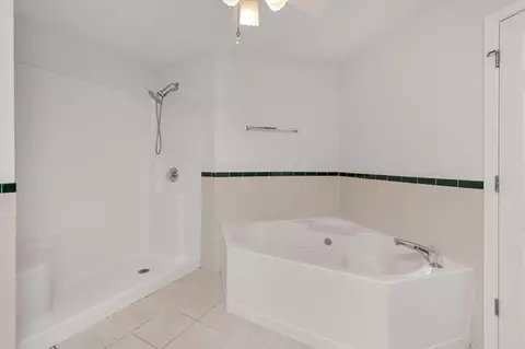 Bath - 422 Mara Dr, Crestview, FL 32536 photo 3 of 6