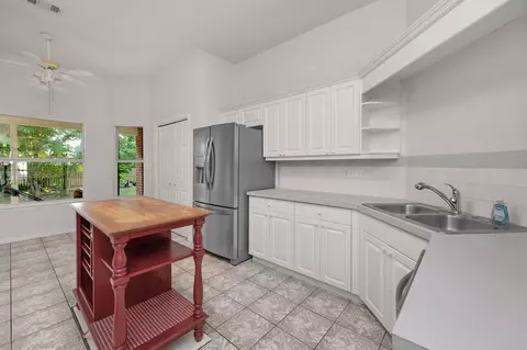 Kitchen - 422 Mara Dr, Crestview, FL 32536 photo 2 of 4